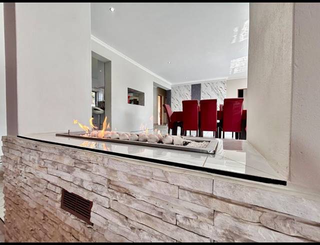 5 BEDROOM HOUSE FOR SALE IN XANADU